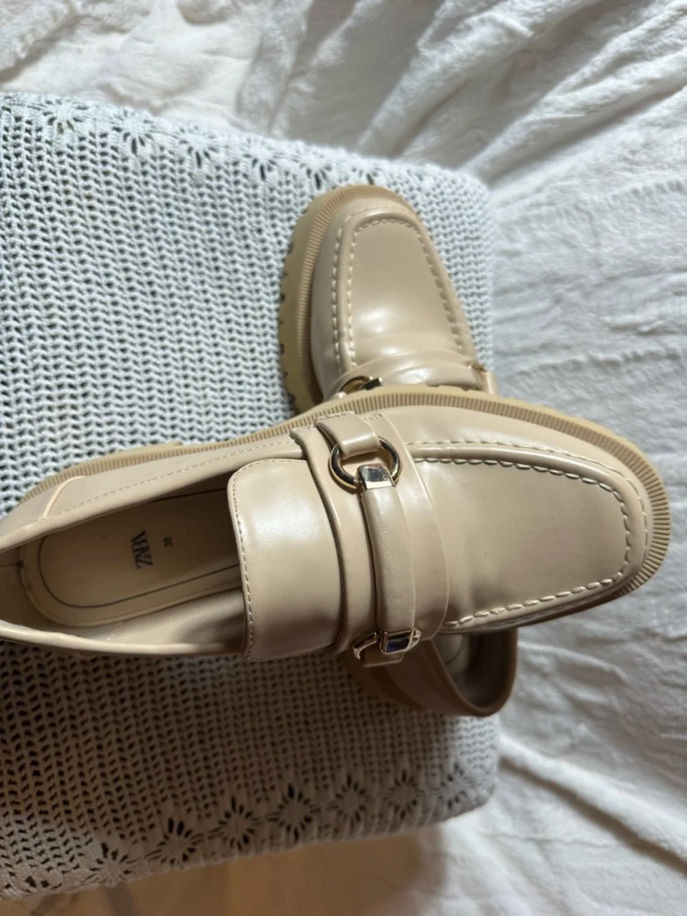 Zara women’s size 7.5 Cream Leather Bit Loafers - Picture 4 of 9